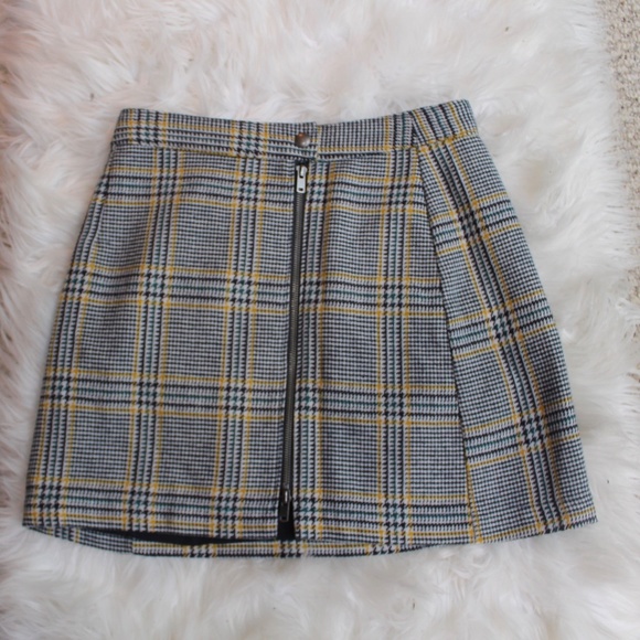 Abercrombie & Fitch Dresses & Skirts - Plaid Mini Skirt